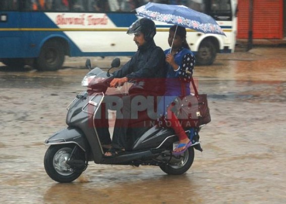 Tripura’s SMART City : Rain flooded Agartala on Maha-Shashthi, AMC’s unsatisfactory cleanliness drive before Puja erupts resentment among public Tripura’s SMART City : Rain flooded Agartala on Maha-Shashthi, AMC’s unsatisfactory cleanliness drive before Puja erupts resentment among public